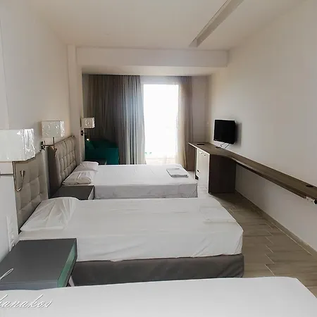 Kakanakos 3* 로우트라 오라이아스 엘레니스