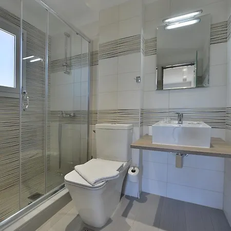 Kakanakos 3* Lutrá Oréasz Elénisz